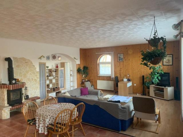 Apartmán Erd - Csendes, Kenyelmes Csaladi Haz Exteriér fotografie